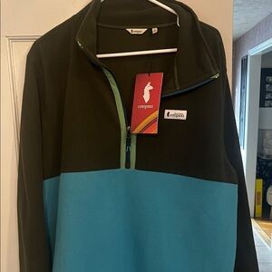 Cotopaxi Black and Blue Pullover